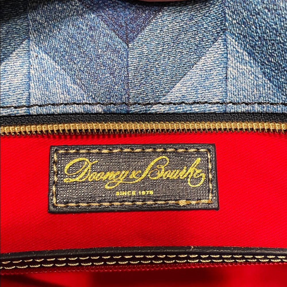 Dooney & Bourke Chevron Pattern Blue leather bag - image 10